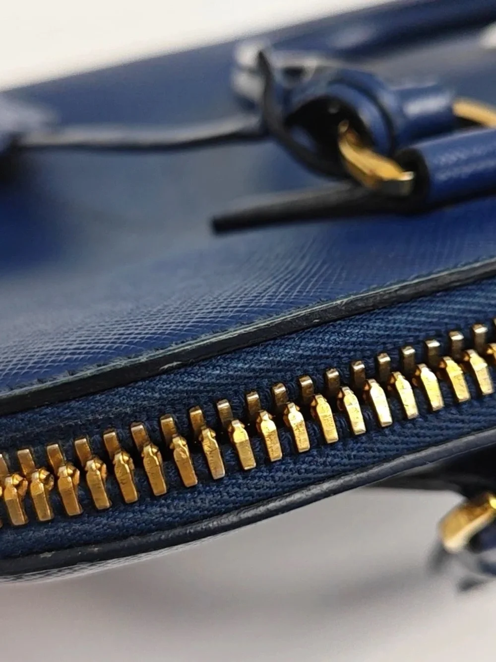 ♥️Prada Saffiano Large Blue Leather Promenade Dome Satchel with Gold Hardware♥️